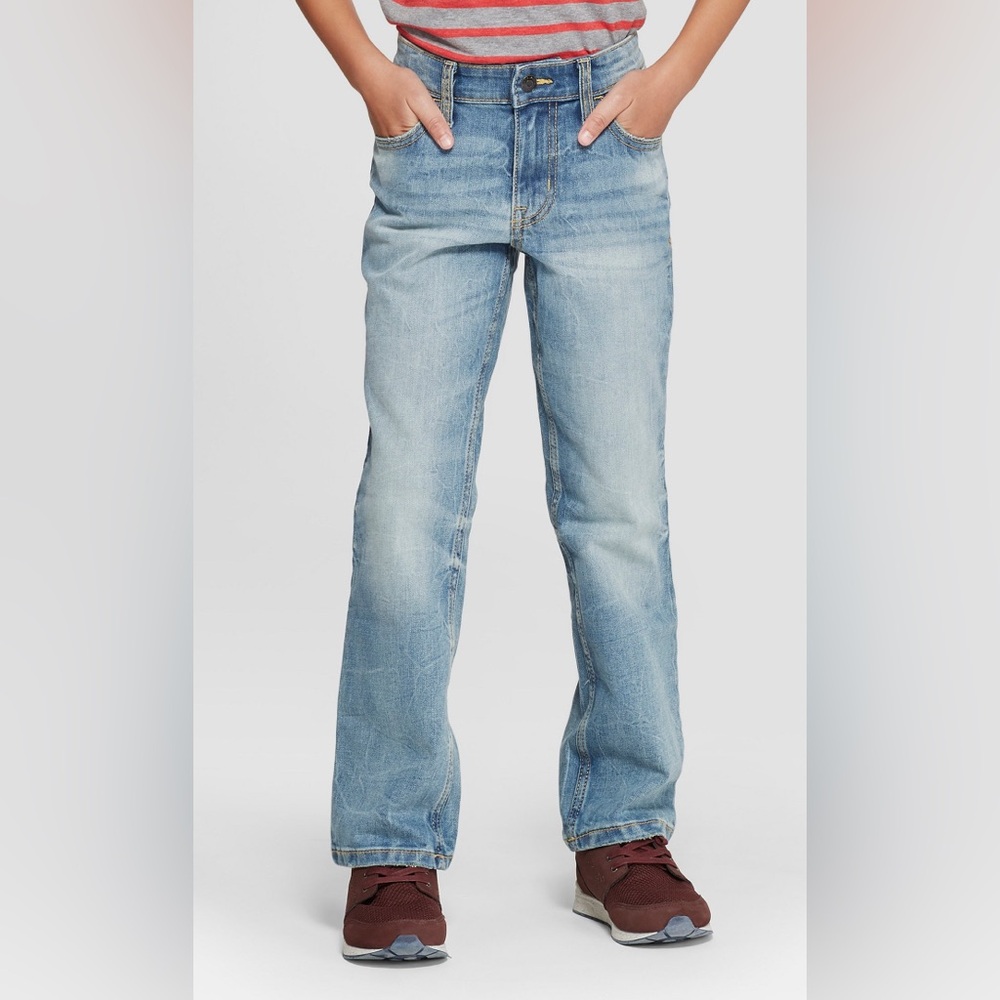 Boys’ CAT & JACK Stretch Straight Fit Jeans - Light Wash Size 10